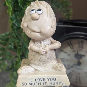 Vintage 1970s R&W Berries Co. Collectible Figurine - I Love You So Much It Hurts